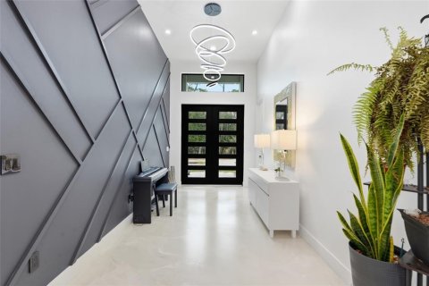 Casa en venta en North Port, Florida, 5 dormitorios, 282.33 m2 № 2339212 - foto 8
