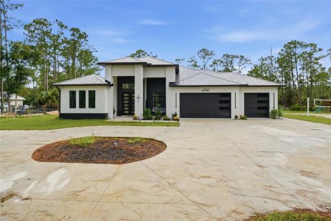 House in North Port, Florida 5 bedrooms, 282.33 sq.m. № 2339212
