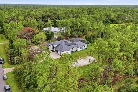 Casa en venta en North Port, Florida, 5 dormitorios, 282.33 m2 № 2339212 - foto 5