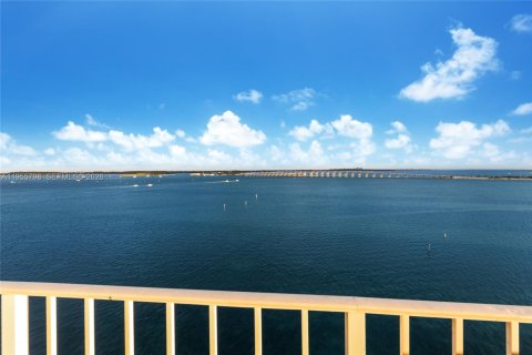 Купить кондоминиум в Майами, Флорида 2 спальни, 91.42м2, № 2022182 - фото 18