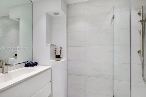 Купить кондоминиум в Майами, Флорида 2 спальни, 91.42м2, № 2022182 - фото 13