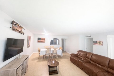 Купить кондоминиум в Санрайз, Флорида 3 комнаты, 102.19м2, № 2083739 - фото 9