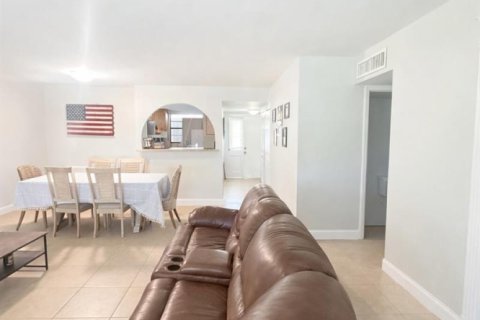 Купить кондоминиум в Санрайз, Флорида 3 комнаты, 102.19м2, № 2083739 - фото 8