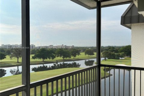 Снять в аренду кондоминиум в Дейви, Флорида 2 спальни, 99.41м2, № 1980741 - фото 2