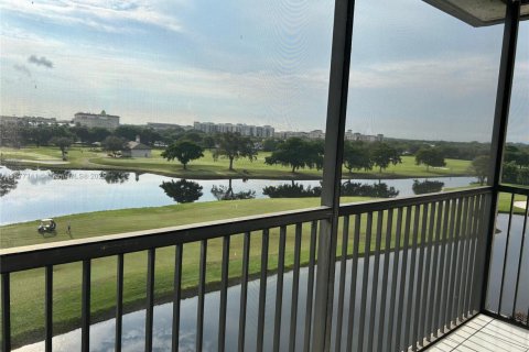 Кондоминиум с 2 спальнями в Дейви, Флорида № 1980741