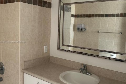 Снять в аренду кондоминиум в Дейви, Флорида 2 спальни, 99.41м2, № 1980741 - фото 14