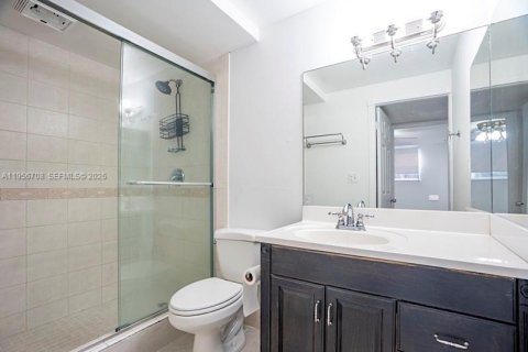 Condominio en alquiler en Hialeah, Florida, 1 dormitorio, 55.74 m2 № 2010643 - foto 18