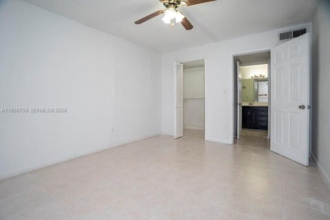 Condominio en alquiler en Hialeah, Florida, 1 dormitorio, 55.74 m2 № 2010643 - foto 16