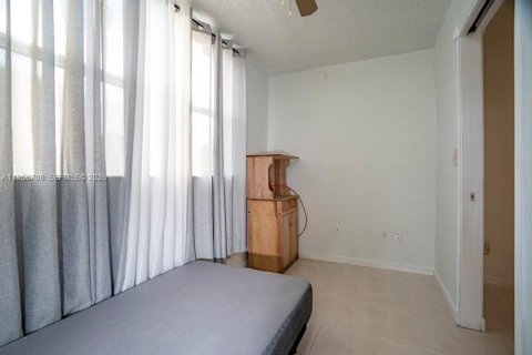 Condominio en alquiler en Hialeah, Florida, 1 dormitorio, 55.74 m2 № 2010643 - foto 13