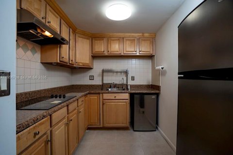 Condominio en alquiler en Hialeah, Florida, 1 dormitorio, 55.74 m2 № 2010643 - foto 7