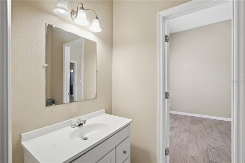 Casa en alquiler en Tampa, Florida, 3 dormitorios, 119.57 m2 № 2228082 - foto 9