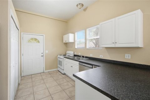 Casa en alquiler en Tampa, Florida, 3 dormitorios, 119.57 m2 № 2228082 - foto 18
