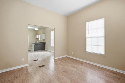Casa en alquiler en Tampa, Florida, 3 dormitorios, 119.57 m2 № 2228082 - foto 11