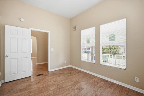 Casa en alquiler en Tampa, Florida, 3 dormitorios, 119.57 m2 № 2228082 - foto 7