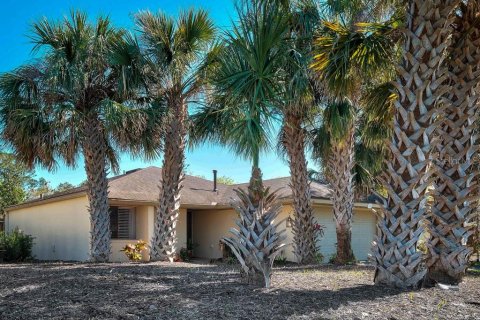 House in New Smyrna Beach, Florida 2 bedrooms, 119.75 sq.m. № 1586521 - photo 4