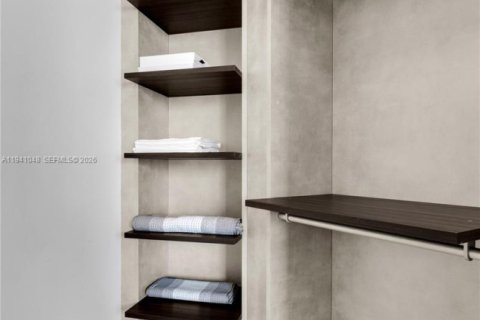 Condo in Miami, Florida, 2 bedrooms  № 1998098 - photo 22