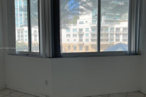 Condominio en venta en Sunny Isles Beach, Florida, 30.66 m2 № 1863984 - foto 8