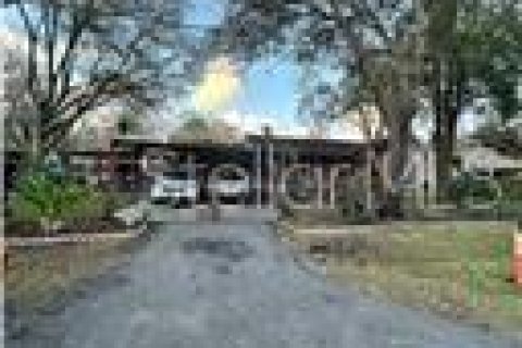 House in Tampa, Florida 3 bedrooms, 180.04 sq.m. № 1190280 - photo 2