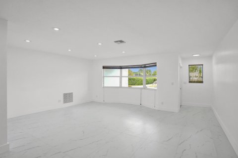Villa ou maison à vendre à Hollywood, Floride: 3 chambres, 168.62 m2 № 2251361 - photo 24