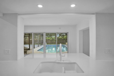 Villa ou maison à vendre à Hollywood, Floride: 3 chambres, 168.62 m2 № 2251361 - photo 22