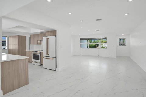 Villa ou maison à vendre à Hollywood, Floride: 3 chambres, 168.62 m2 № 2251361 - photo 17