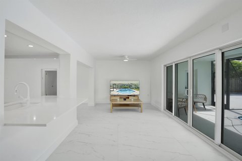 Villa ou maison à vendre à Hollywood, Floride: 3 chambres, 168.62 m2 № 2251361 - photo 12