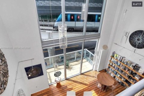 Copropriété à vendre à Miami, Floride: 1 chambre, 99.03 m2 № 2001095 - photo 2