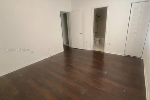 Снять в аренду кондоминиум в Майами, Флорида 3 спальни, 113.34м2, № 1970584 - фото 24