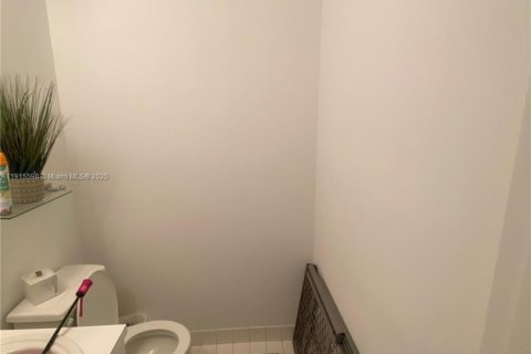 Condo in Miami, Florida, 3 bedrooms  № 1970584 - photo 6