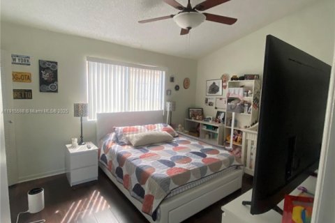 Condo in Miami, Florida, 3 bedrooms  № 1970584 - photo 16