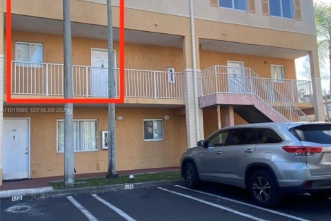 Снять в аренду кондоминиум в Майами, Флорида 3 спальни, 113.34м2, № 1970584 - фото 28