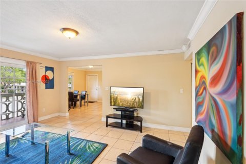 Commercial property in Coral Gables, Florida 305.09 sq.m. № 1741861 - photo 26