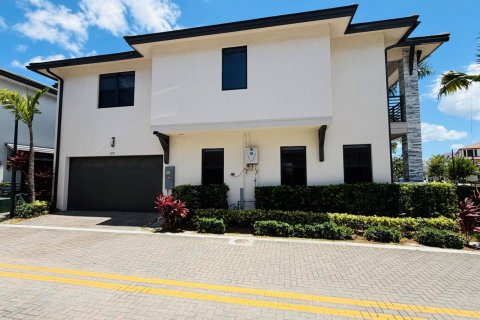Casa en venta en Doral, Florida, 3 dormitorios, 200.11 m2 № 2078618 - foto 5