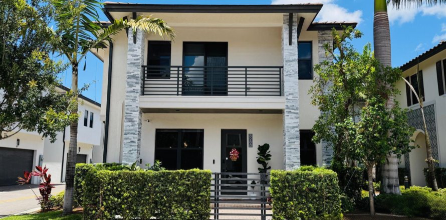 Casa en Doral, Florida 3 dormitorios, 200.11 m2 № 2078618