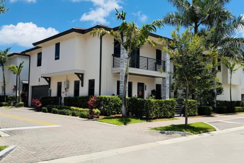 Casa en venta en Doral, Florida, 3 dormitorios, 200.11 m2 № 2078618 - foto 3