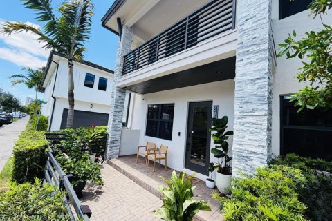 Casa en venta en Doral, Florida, 3 dormitorios, 200.11 m2 № 2078618 - foto 12