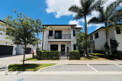 Casa en venta en Doral, Florida, 3 dormitorios, 200.11 m2 № 2078618 - foto 2
