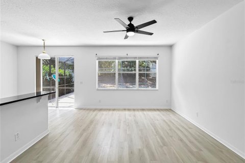 Villa ou maison à louer à Davenport, Floride: 4 chambres, 182.09 m2 № 2149926 - photo 15