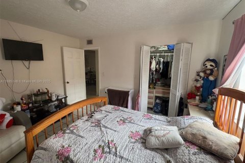 Condominio en venta en Hialeah, Florida, 2 dormitorios, 82.68 m2 № 1985407 - foto 7