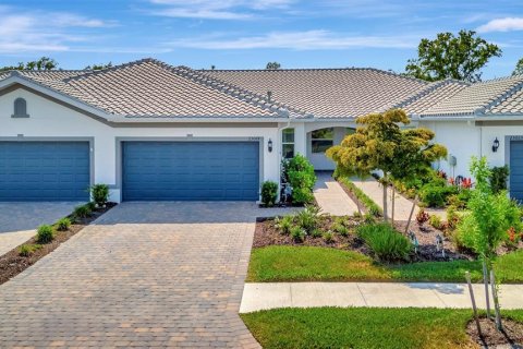 House in Englewood, Florida 2 bedrooms, 134.52 sq.m. № 1677701 - photo 1