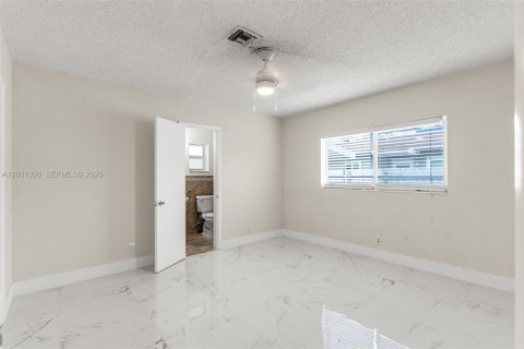 Снять в аренду виллу или дом в Майами, Флорида 2 спальни, 102.19м2, № 2065293 - фото 21