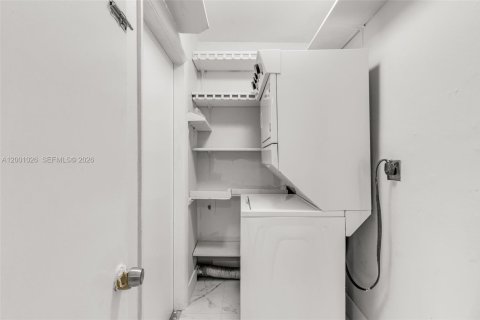 Снять в аренду виллу или дом в Майами, Флорида 2 спальни, 102.19м2, № 2065293 - фото 17