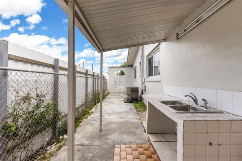 Снять в аренду виллу или дом в Майами, Флорида 2 спальни, 102.19м2, № 2065293 - фото 29