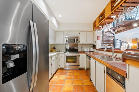 Adosado en venta en Miami Lakes, Florida, 2 dormitorios, 145.76 m2 № 1979402 - foto 9