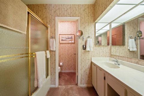 Adosado en venta en Miami Lakes, Florida, 2 dormitorios, 145.76 m2 № 1979402 - foto 19