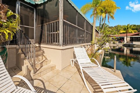 Adosado en venta en Miami Lakes, Florida, 2 dormitorios, 145.76 m2 № 1979402 - foto 24