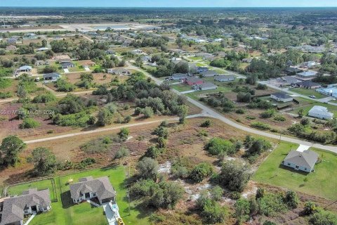 Land in Lehigh Acres, Florida № 2164325 - photo 9