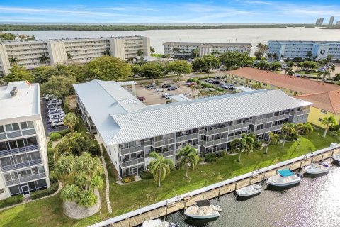 Condominio en venta en North Palm Beach, Florida, 1 dormitorio, 66.33 m2 № 2190185 - foto 12