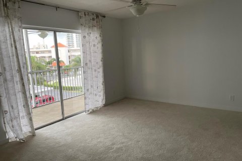 Condominio en venta en North Palm Beach, Florida, 1 dormitorio, 66.33 m2 № 2190185 - foto 8