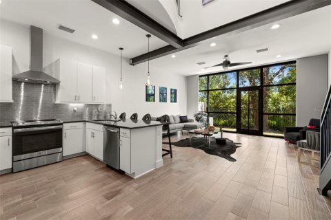 Adosado en venta en Tampa, Florida, 3 dormitorios, 149.85 m2 № 1630754 - foto 4